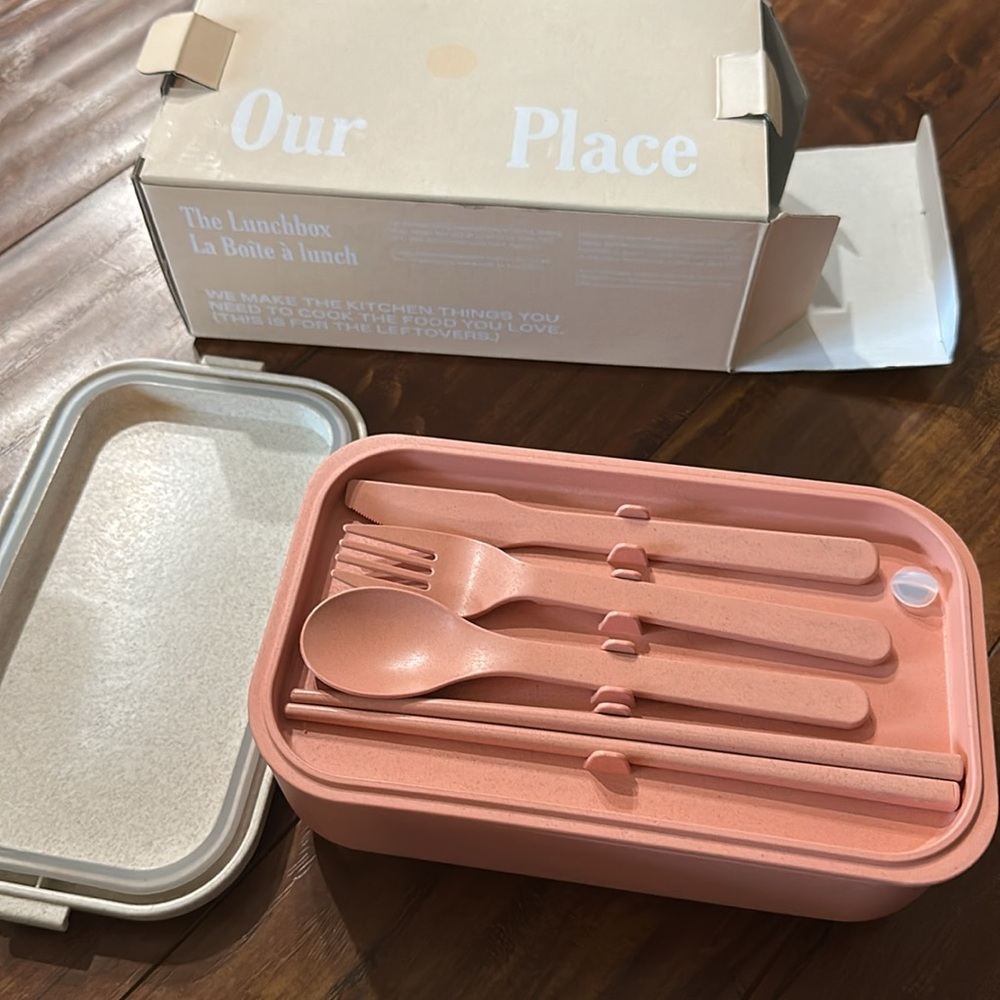 OUR PLACE
Layered Lunch Box with Clips + Utensils‎ Pink NIB New